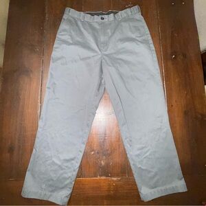 L.L. Bean Mens Wrinkle-Free 37x30 Shale Gray Chinos, Hidden Comfort, Plain Front
